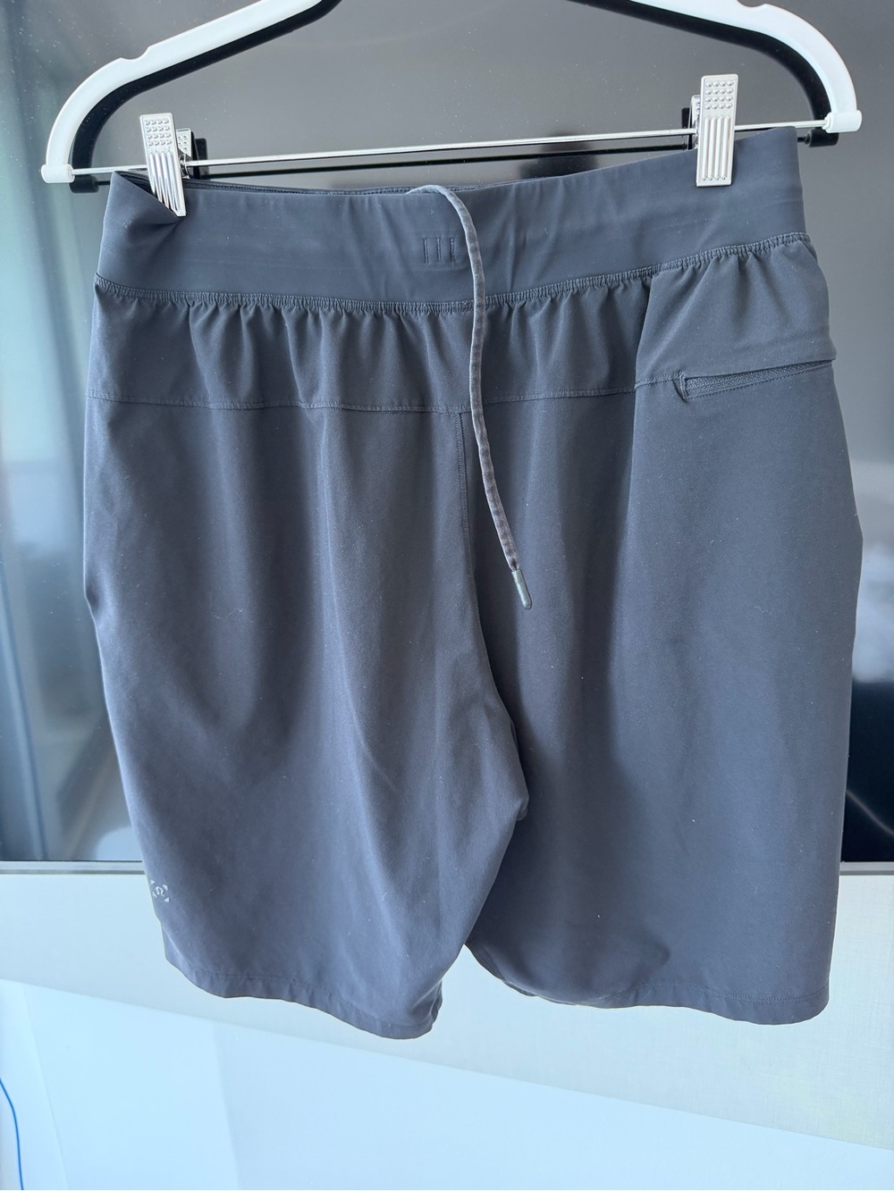 lululemon athletica Men's Pacebreaker shorts 9 inch - Picture 2 of 7